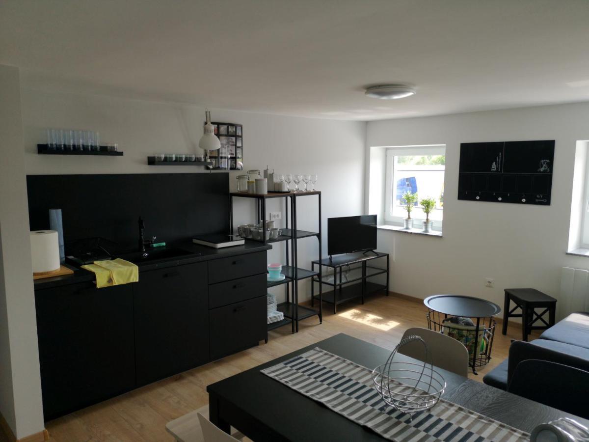 Mega Hostel Крапина Екстер'єр фото