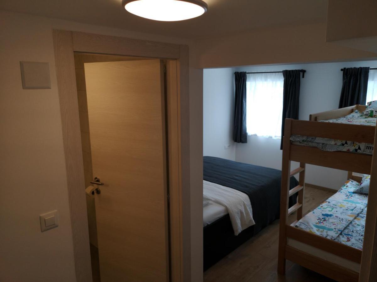 Mega Hostel Крапина Екстер'єр фото