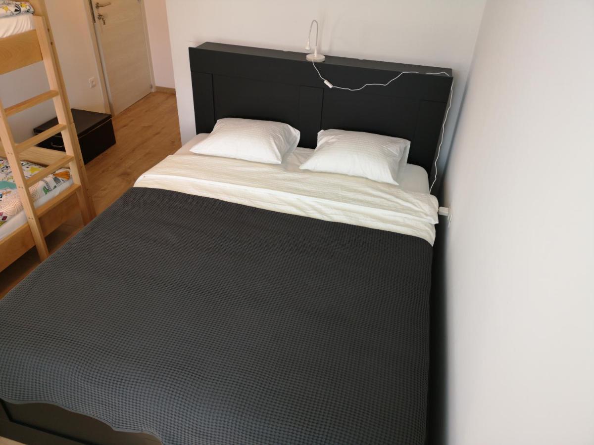 Mega Hostel Крапина Екстер'єр фото