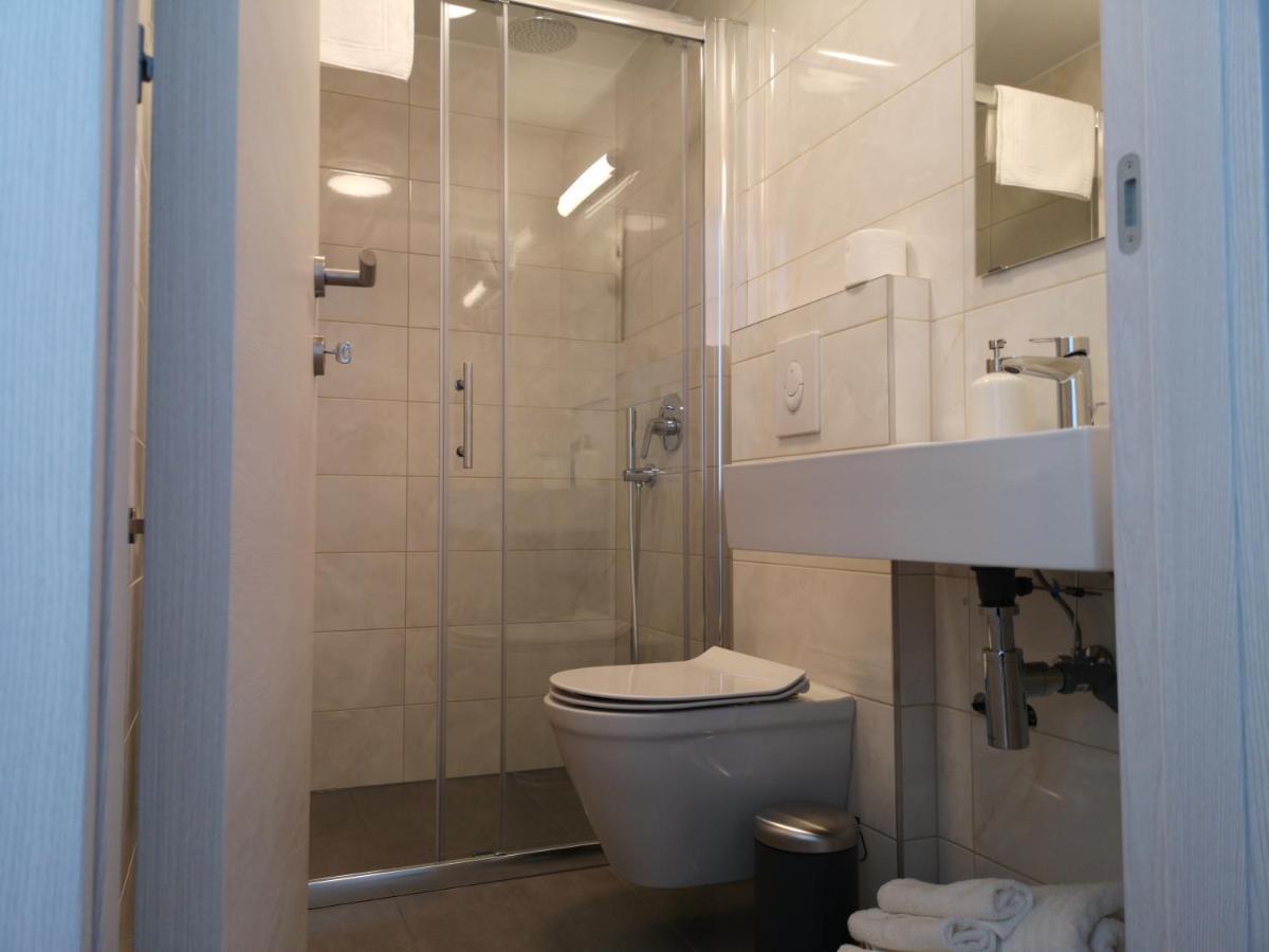 Mega Hostel Крапина Екстер'єр фото